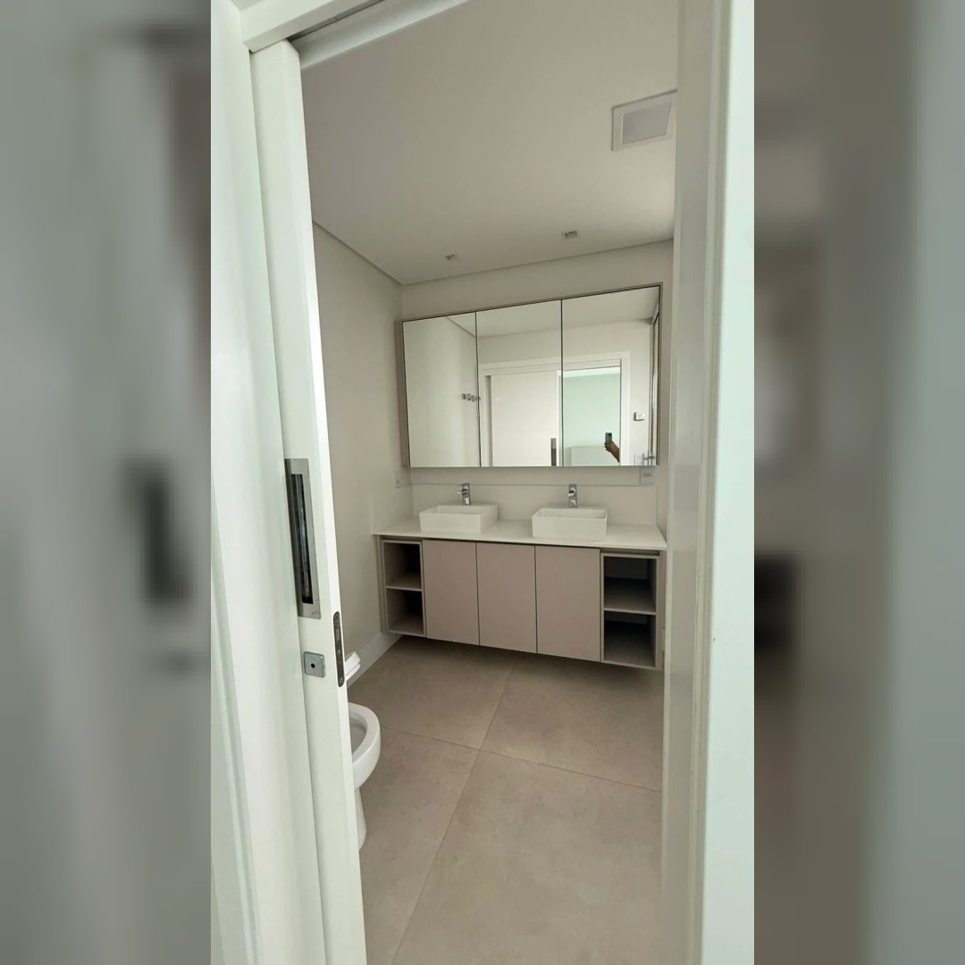 Apartamento 4 suítes para Locação Anual no bairro Fazenda em Itajaí