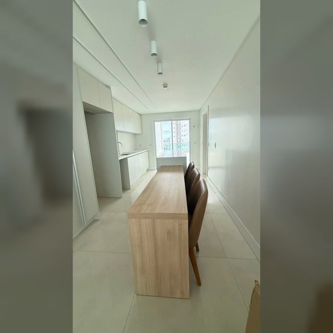 Apartamento 4 suítes para Locação Anual no bairro Fazenda em Itajaí